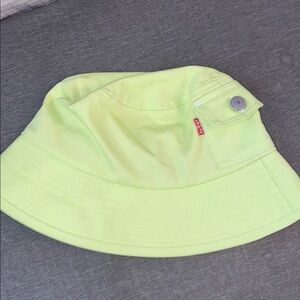 Levi's Yellow Bucket Hat Classic Design Unisex NWOT Cotton Pocket & Red Tag
